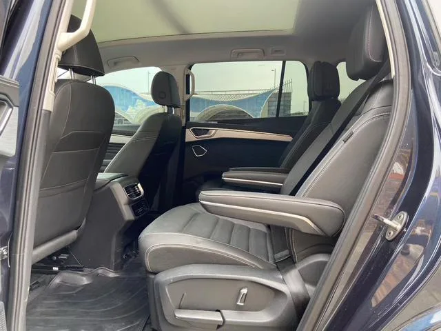 Volkswagen Talagon 2023 380TSI Version de luxe à quatre roues motrices Pro 6 Siège intérieur photo 9