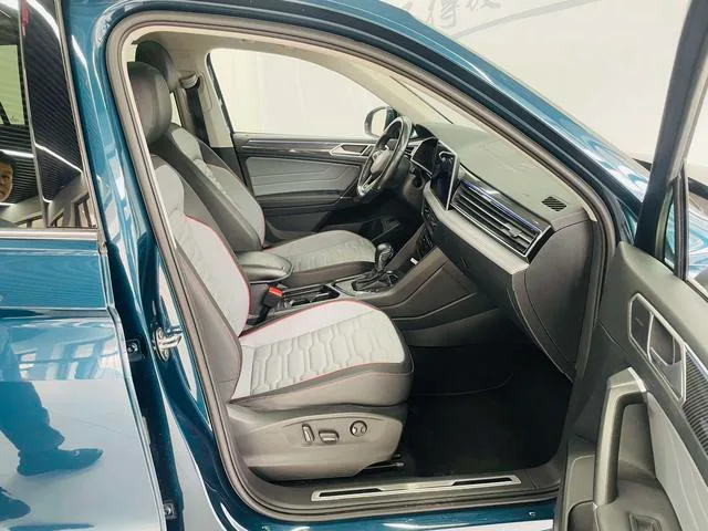 Volkswagen Tiguan L 2022 330TSI Transmission automatique à deux roues motrices R-Line Version flagship intérieur photo 13