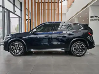 BMW X1 2023 sDrive25Li X Traje de diseño interior foto 11 BMW X1 2023 sDrive25Li X Traje de diseño interior foto 11