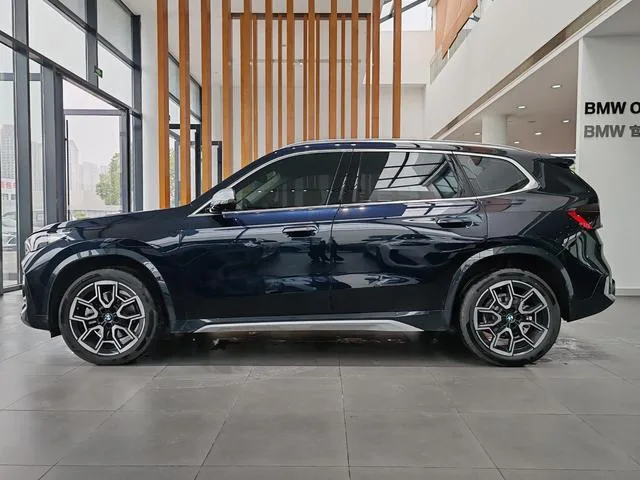 BMW X1 2023 sDrive25Li X Traje de diseño interior foto 11 BMW X1 2023 sDrive25Li X Traje de diseño interior foto 11