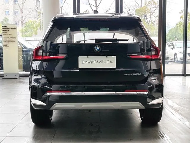BMW X1 2023 sDrive25Li X Traje de diseño interior foto 13 BMW X1 2023 sDrive25Li X Traje de diseño interior foto 13