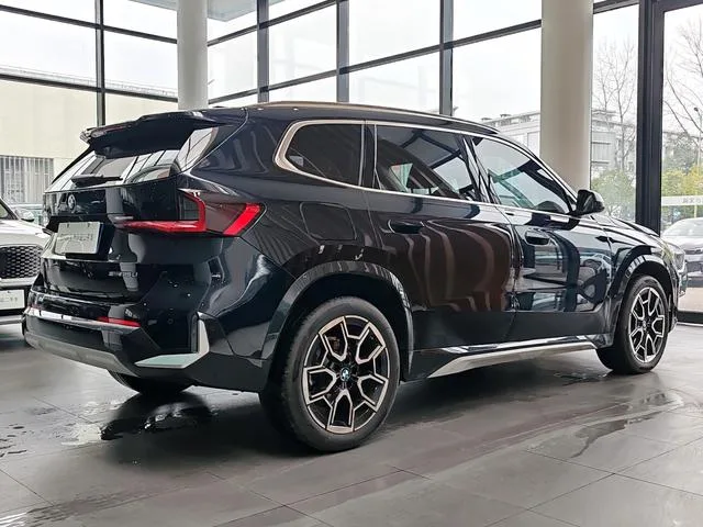 BMW X1 2023 sDrive25Li X Traje de diseño interior foto 14 BMW X1 2023 sDrive25Li X Traje de diseño interior foto 14