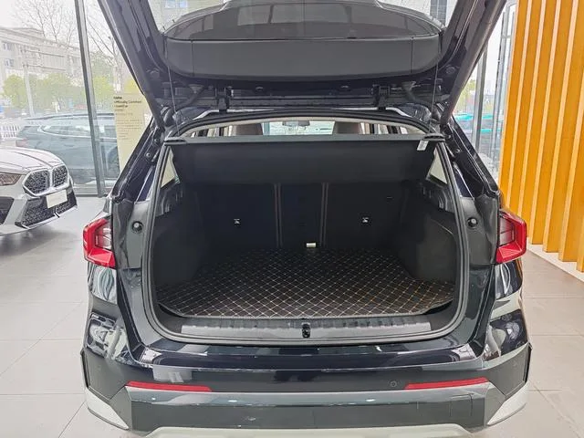 BMW X1 2023 sDrive25Li X Traje de diseño interior foto 15 BMW X1 2023 sDrive25Li X Traje de diseño interior foto 15
