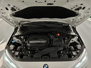 BMW 1 Series 2021 125i M Sports Obsidian Night Edition interior photo 17 BMW 1 Series 2021 125i M Sports Obsidian Night Edition interior photo 17