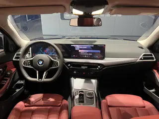 BMW 3 Series 2025 330Li M Set de nuit de sport intérieur photo 9