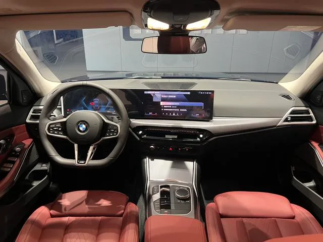 BMW 3 Series 2025 330Li M Set de nuit de sport intérieur photo 9