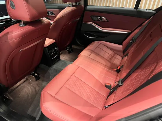 BMW 3 Series 2025 330Li M Set de nuit de sport intérieur photo 11