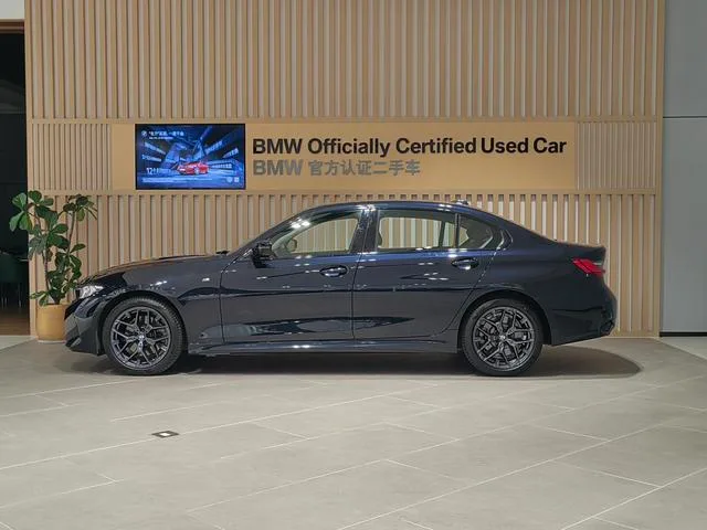 BMW 3 Series 2025 330Li M Set de nuit de sport intérieur photo 14