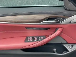 BMW 5 Series 2022 530Li Líder Traje de lujo interior foto 20