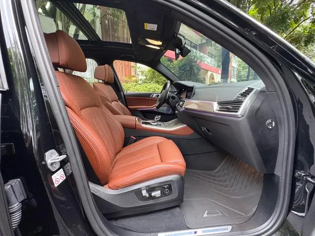 BMW X5 2022 xDrive40i Premium Class M Sports suit interior photo 12 BMW X5 2022 xDrive40i Premium Class M Sports suit interior photo 12