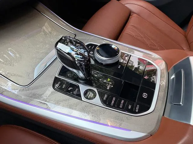 BMW X5 2022 xDrive40i Premium Class M Sports suit interior photo 15 BMW X5 2022 xDrive40i Premium Class M Sports suit interior photo 15
