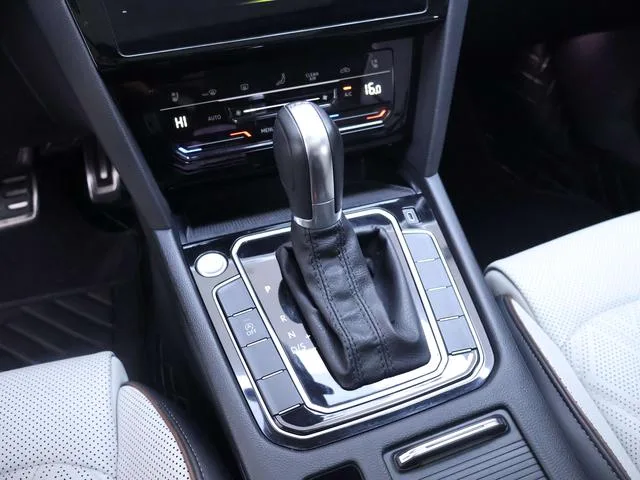 Volkswagen Magotan 2023 200 Ten thousand commemorative edition 330TSI DSG Luxury type interior photo 13