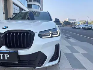 BMW X3 2022 Restyling xDrive30i Premium Class M Obsidian Night Suit interior photo 11 BMW X3 2022 Restyling xDrive30i Premium Class M Obsidian Night Suit interior photo 11