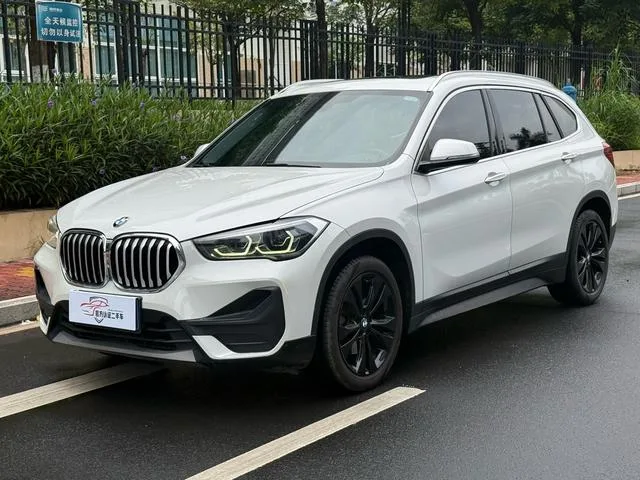 BMW X1 2020 sDrive20Li Style tendance extérieur photo 1 BMW X1 2020 sDrive20Li Style tendance extérieur photo 1