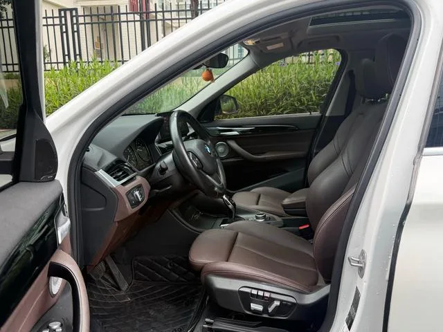 BMW X1 2020 sDrive20Li Style tendance intérieur photo 6 BMW X1 2020 sDrive20Li Style tendance intérieur photo 6