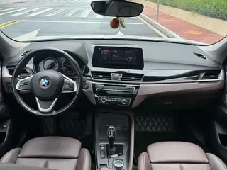 BMW X1 2020 sDrive20Li Style tendance intérieur photo 8 BMW X1 2020 sDrive20Li Style tendance intérieur photo 8