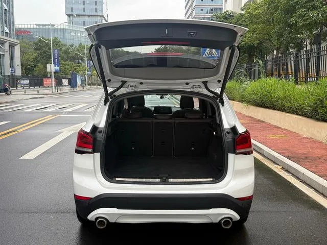 BMW X1 2020 sDrive20Li Style tendance intérieur photo 10 BMW X1 2020 sDrive20Li Style tendance intérieur photo 10