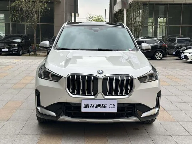 BMW X1 2023 sDrive25Li X Traje de diseño exterior foto 4 BMW X1 2023 sDrive25Li X Traje de diseño exterior foto 4