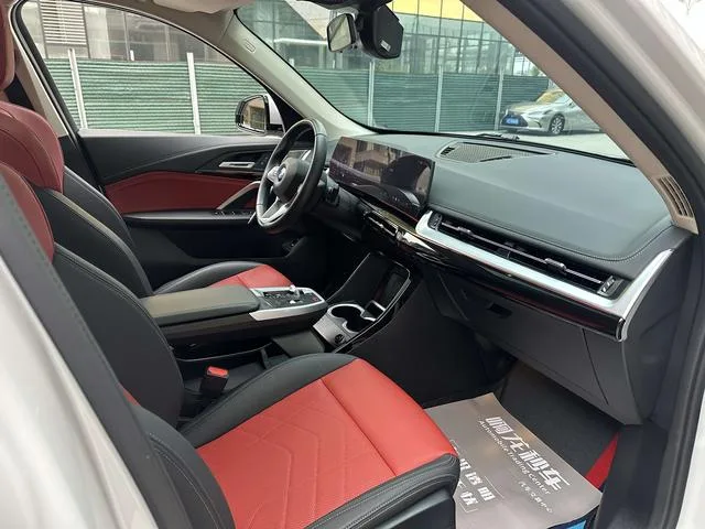 BMW X1 2023 sDrive25Li X Traje de diseño interior foto 13 BMW X1 2023 sDrive25Li X Traje de diseño interior foto 13