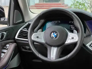 BMW X5 2022 Reforma xDrive 30Li Tipo de lujo M Conjunto deportivo exterior foto 5 BMW X5 2022 Reforma xDrive 30Li Tipo de lujo M Conjunto deportivo exterior foto 5