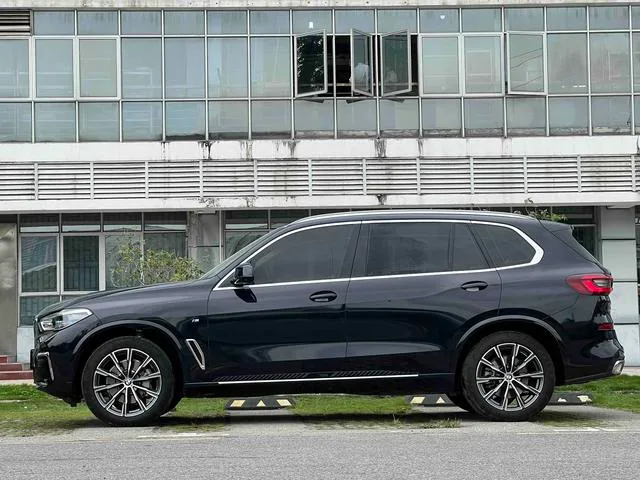 BMW X5 2022 Reforma xDrive 30Li Tipo de lujo M Conjunto deportivo interior foto 18 BMW X5 2022 Reforma xDrive 30Li Tipo de lujo M Conjunto deportivo interior foto 18