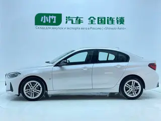 BMW 1 Series 2023 120i M Edición nocturna deportiva exterior foto 5 BMW 1 Series 2023 120i M Edición nocturna deportiva exterior foto 5