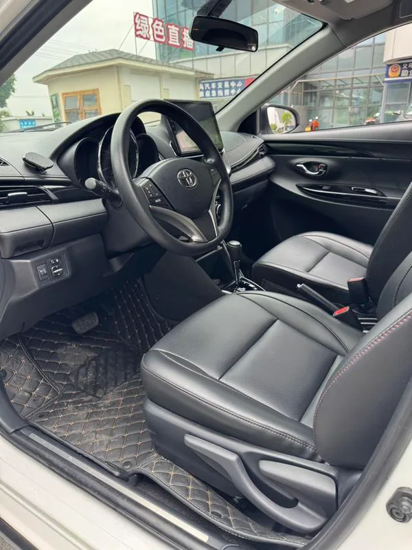 Toyota Yaris L 2022 Charmant X 1.5L CVT Luxe PLUS Version extérieur photo 8