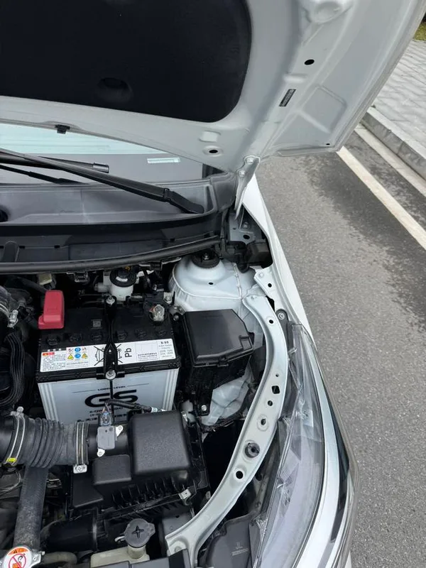 Toyota Yaris L 2022 Charmant X 1.5L CVT Luxe PLUS Version intérieur photo 17