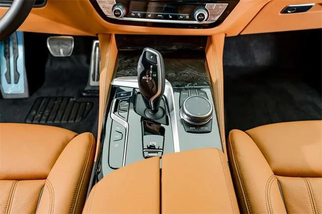 BMW 6 Series GT 2022 630i M Sports suit interior photo 15