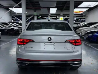 Volkswagen Sagitar 2024 300TSI DSG Version transcendée intérieur photo 8
