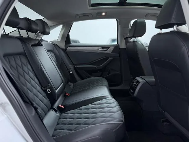 Volkswagen Sagitar 2024 300TSI DSG Version transcendée intérieur photo 10