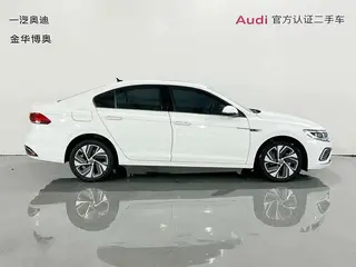 Volkswagen Bora 2023 300TSI DSG Edición Zunxing exterior foto 3