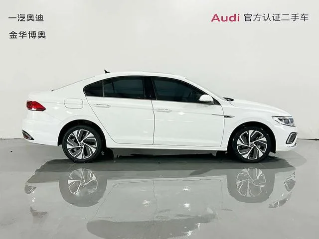 Volkswagen Bora 2023 300TSI DSG Edición Zunxing exterior foto 3
