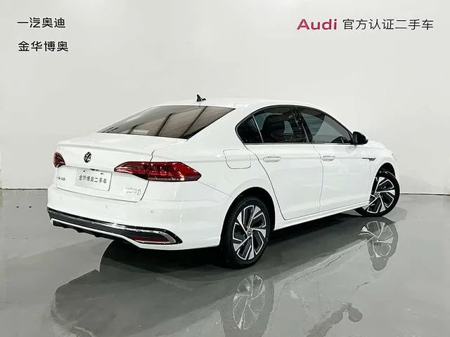Volkswagen Bora 2023 300TSI DSG Edición Zunxing exterior foto 4