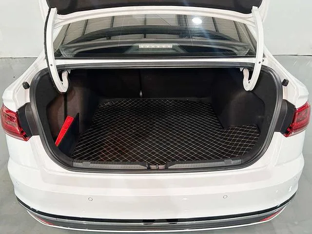 Volkswagen Bora 2023 300TSI DSG Edición Zunxing interior foto 6