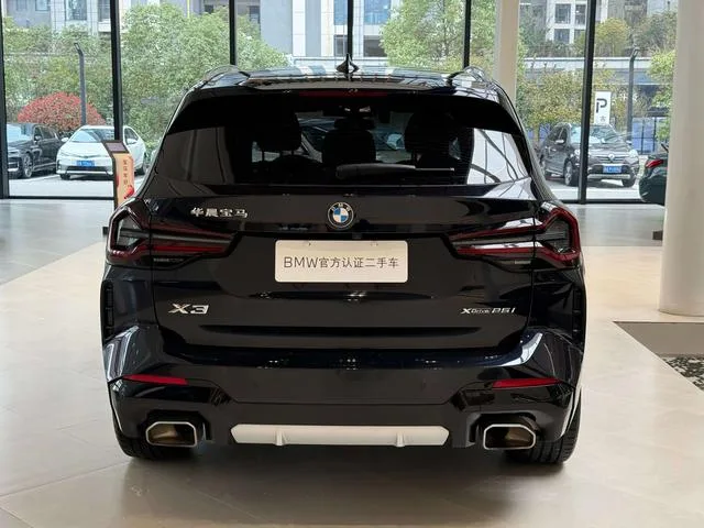 BMW X3 2022 Модификация xDrive25i M Спортивный костюм интерьер фото 12 BMW X3 2022 Модификация xDrive25i M Спортивный костюм интерьер фото 12