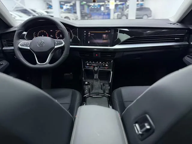 Volkswagen Passat 2025 outstanding 380TSI Star Dragon Edition exterior photo 5 Volkswagen Passat 2025 outstanding 380TSI Star Dragon Edition exterior photo 5