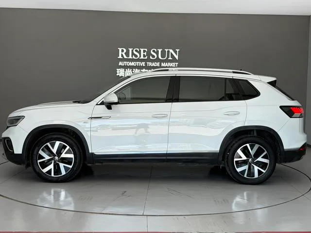 Volkswagen Tayron 2023 300TSI Двухприводный люкс Plus Расширенная версия экстерьер фото 3 Volkswagen Tayron 2023 300TSI Двухприводный люкс Plus Расширенная версия экстерьер фото 3