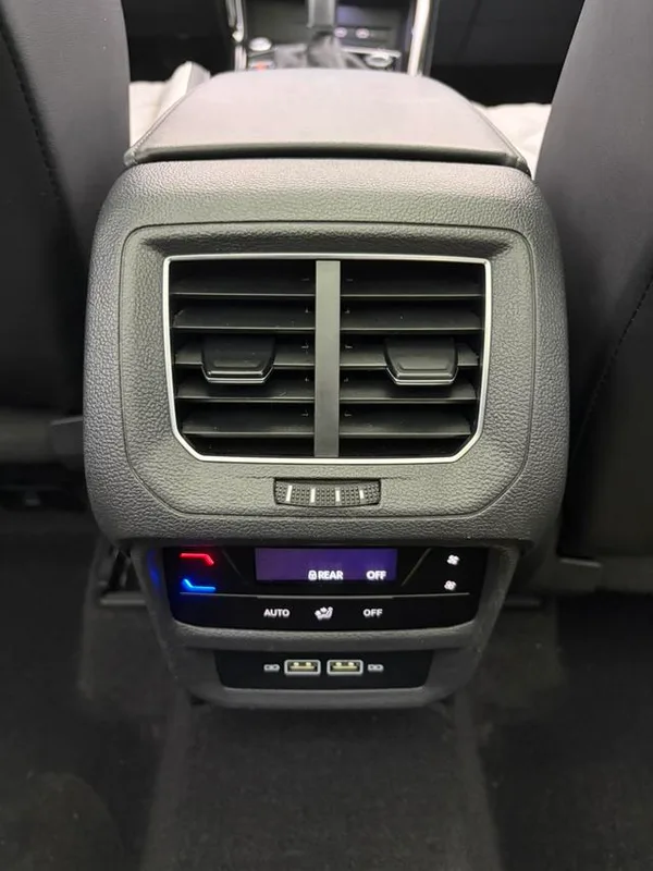 Volkswagen Tayron 2023 300TSI Двухприводный люкс Plus Расширенная версия интерьер фото 13 Volkswagen Tayron 2023 300TSI Двухприводный люкс Plus Расширенная версия интерьер фото 13