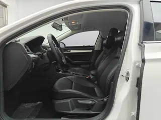 Volkswagen Lamando 2021 230TSI DSG Fashion Edition interior photo 9 Volkswagen Lamando 2021 230TSI DSG Fashion Edition interior photo 9