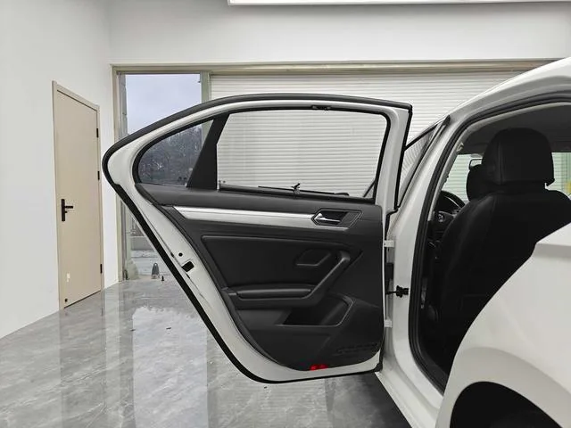 Volkswagen Lamando 2021 230TSI DSG Fashion Edition interior photo 10 Volkswagen Lamando 2021 230TSI DSG Fashion Edition interior photo 10