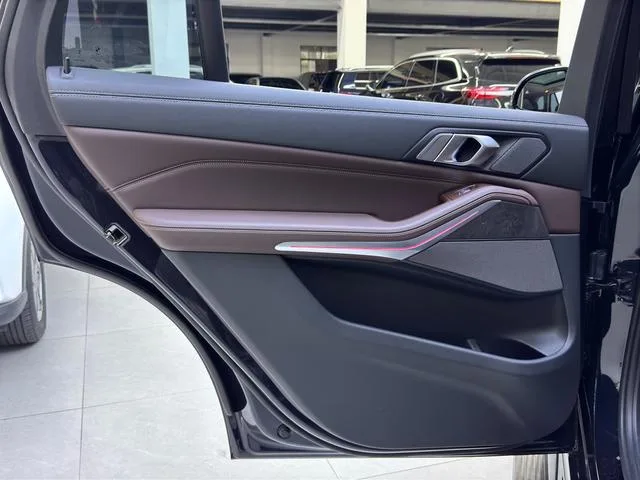 BMW X5 2022 xDrive 30Li M Conjunto deportivo interior foto 9 BMW X5 2022 xDrive 30Li M Conjunto deportivo interior foto 9