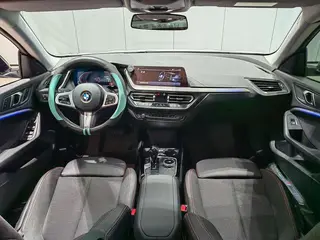 BMW 2 Series 2023 225i Coupé de cuatro puertas M Conjunto deportivo interior foto 8 BMW 2 Series 2023 225i Coupé de cuatro puertas M Conjunto deportivo interior foto 8