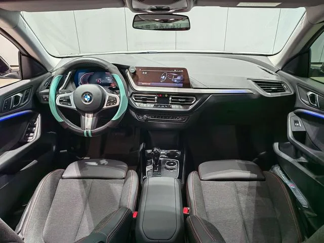 BMW 2 Series 2023 225i Coupé de cuatro puertas M Conjunto deportivo interior foto 8 BMW 2 Series 2023 225i Coupé de cuatro puertas M Conjunto deportivo interior foto 8