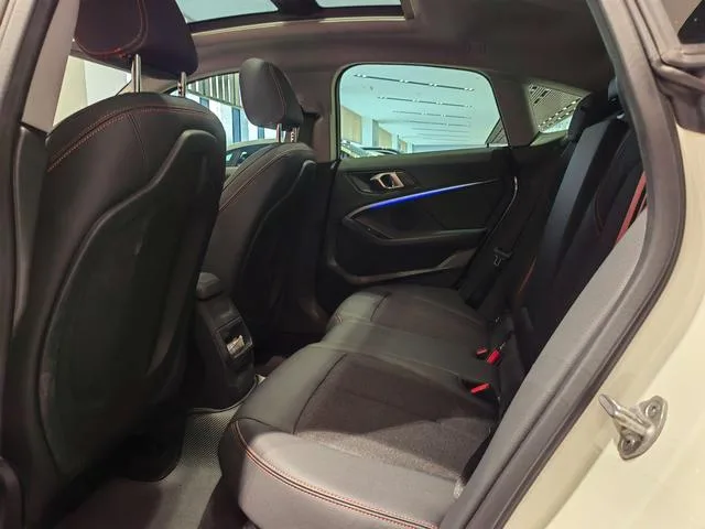 BMW 2 Series 2023 225i Coupé de cuatro puertas M Conjunto deportivo interior foto 12 BMW 2 Series 2023 225i Coupé de cuatro puertas M Conjunto deportivo interior foto 12