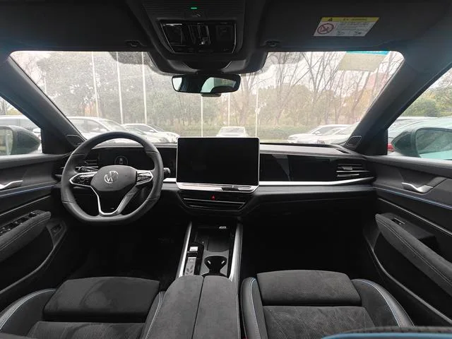Volkswagen Passat 2025 Pro 380TSI Edición Starry Sky Dragon Zun exterior foto 4
