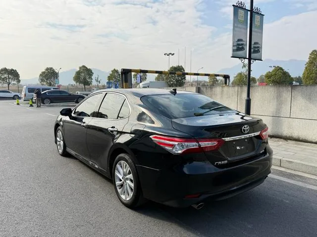 Toyota Camry 2021 2.0G Version de luxe intérieur photo 9 Toyota Camry 2021 2.0G Version de luxe intérieur photo 9