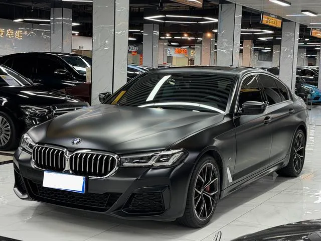 BMW 5 Series 2022 Reforma 540i Edición de moda M Conjunto deportivo exterior foto 1 BMW 5 Series 2022 Reforma 540i Edición de moda M Conjunto deportivo exterior foto 1