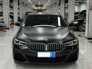 BMW 5 Series 2022 Reforma 540i Edición de moda M Conjunto deportivo exterior foto 2 BMW 5 Series 2022 Reforma 540i Edición de moda M Conjunto deportivo exterior foto 2