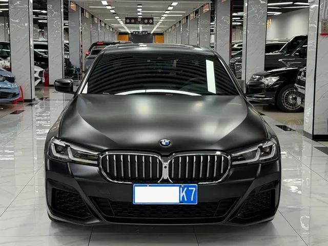 BMW 5 Series 2022 Reforma 540i Edición de moda M Conjunto deportivo exterior foto 2 BMW 5 Series 2022 Reforma 540i Edición de moda M Conjunto deportivo exterior foto 2